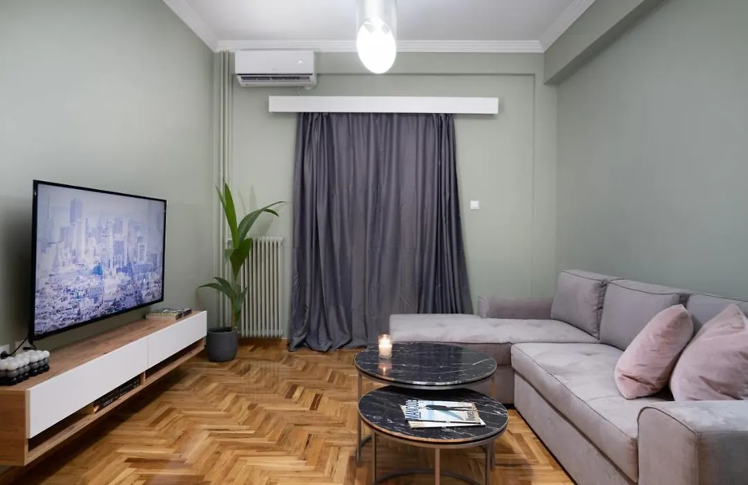 City Center Apt. On A Traffic Free Street-1