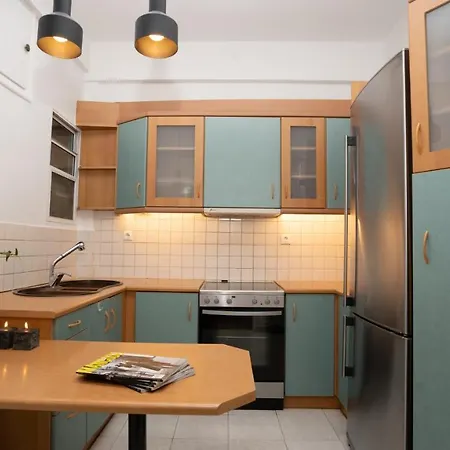 City Center Apt. On A Traffic Free Street-3