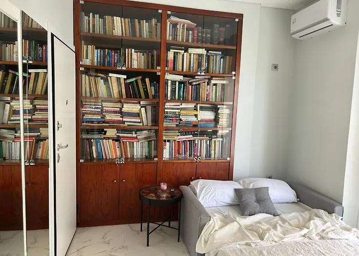 Cozy Apartment In Lycabettus Hills